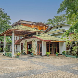 Hotel Flamingo Lake Resort cazare Tissamaharama