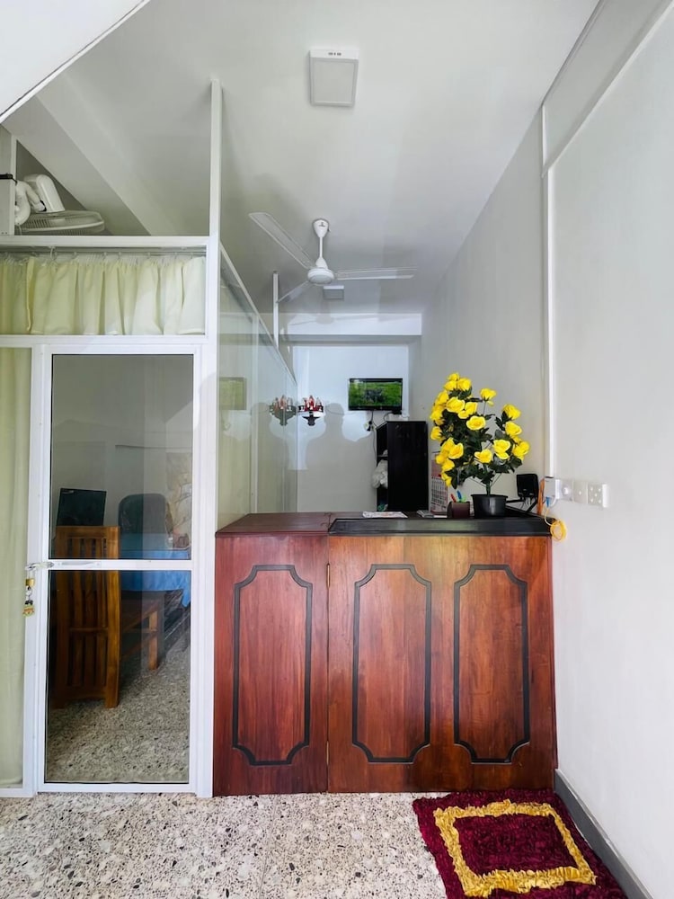 Emerald Coast Hotel Negombo