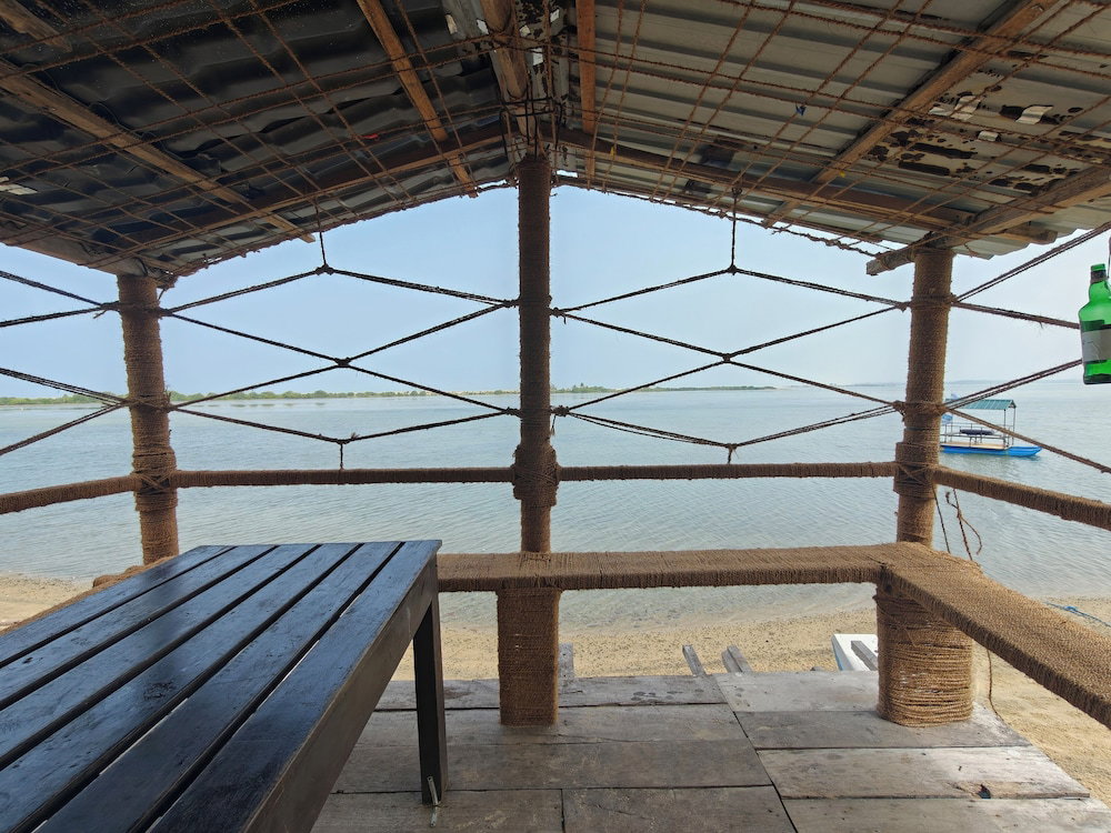 Dinuda Lagoon Resort