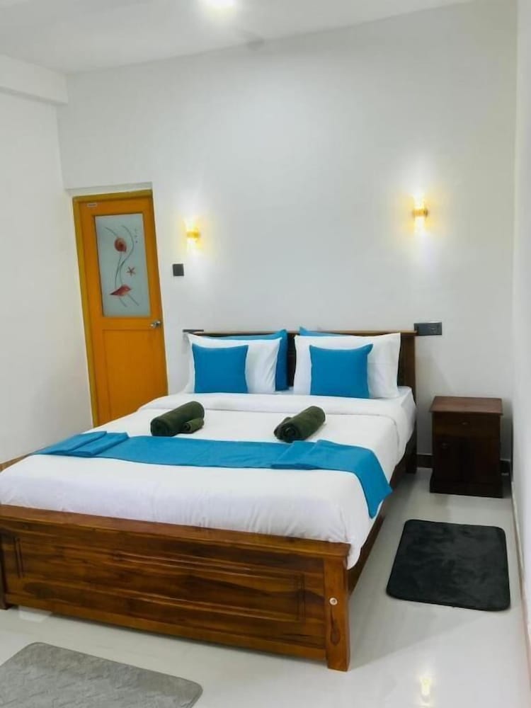 Mango Shadow Inn