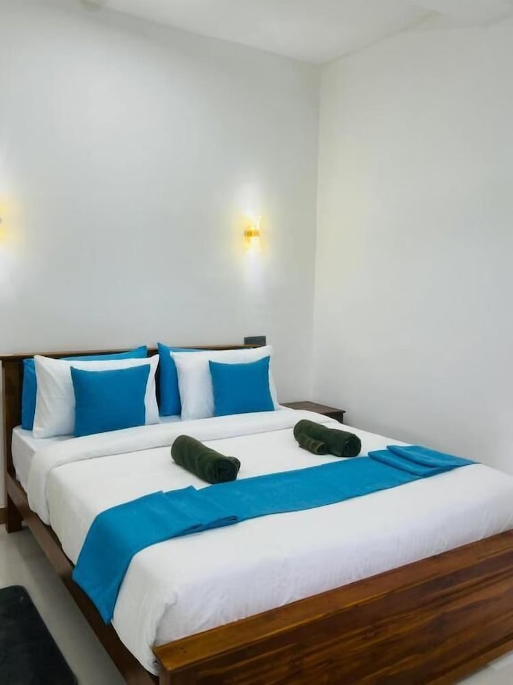 Mango Shadow Inn