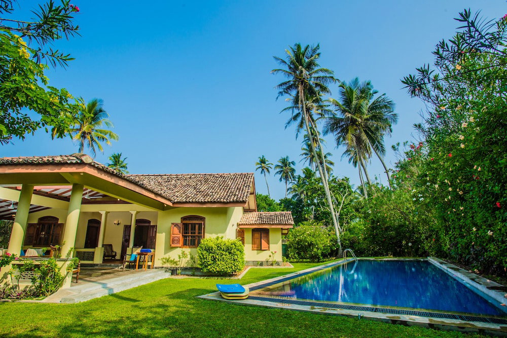 Hotel The Chalet - Whole Villa 2 Bedroom (Sleeps 4)