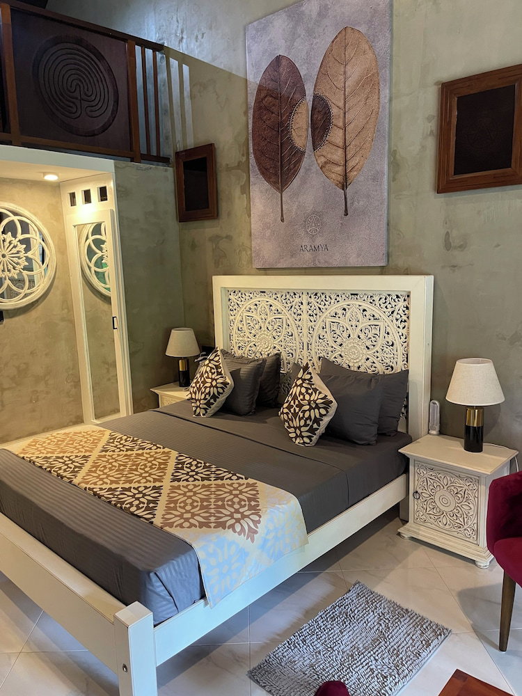 Aramya Hotel