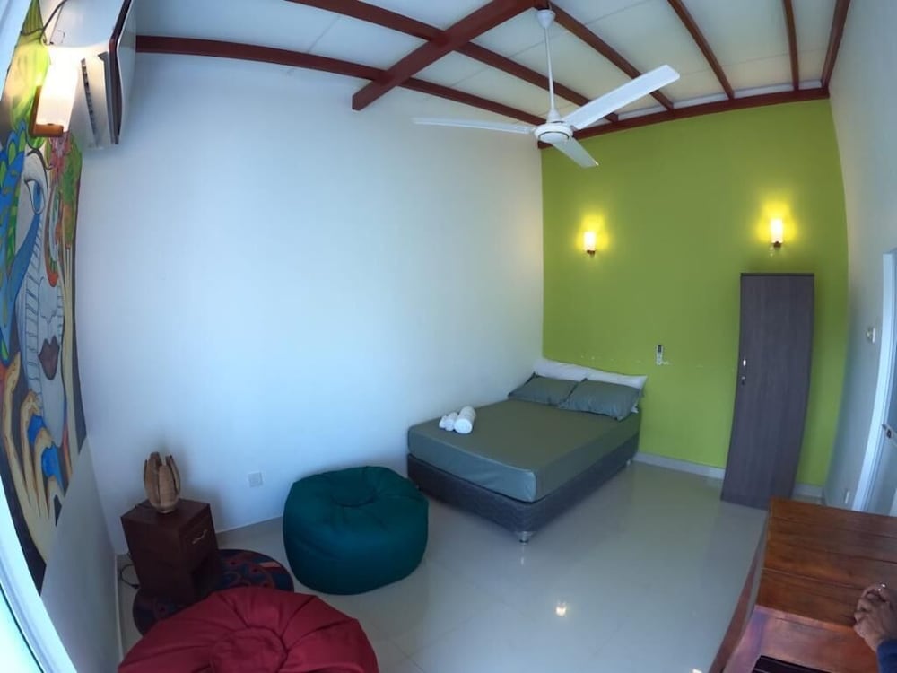 Hotel Unwind Restaurant & Hostel