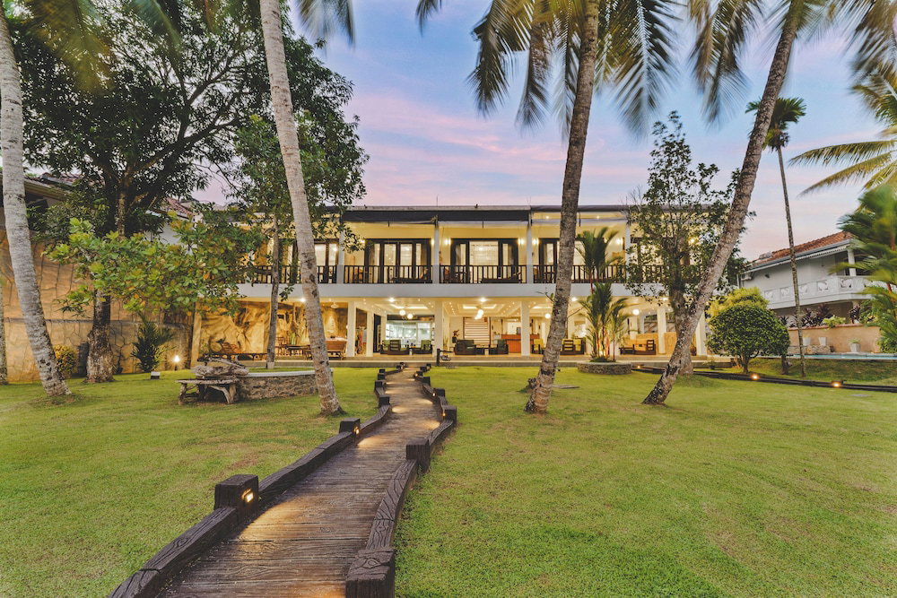Hotel River View Villa