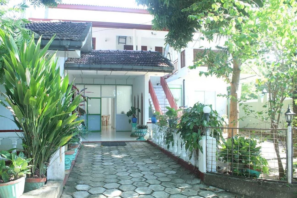 Hotel Thirasara Holiday Resort