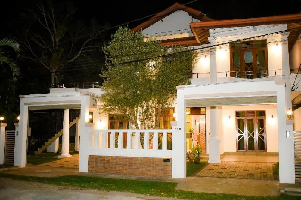 Hotel Serene Villa Airport Transit