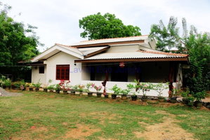 Hotel Lavish Eco Jungle cazare Tissamaharama