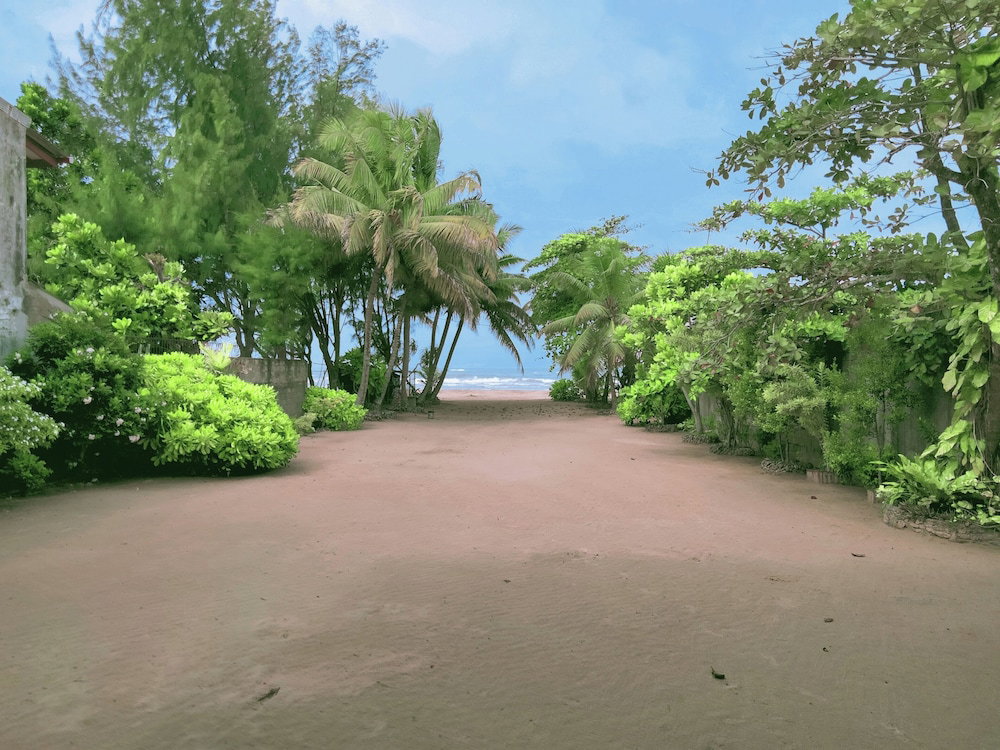 Hotel Moragalla Beach Home Guesthouse (Newly Opened Hotel)