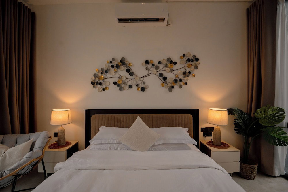 Lady Lavinia Guest House