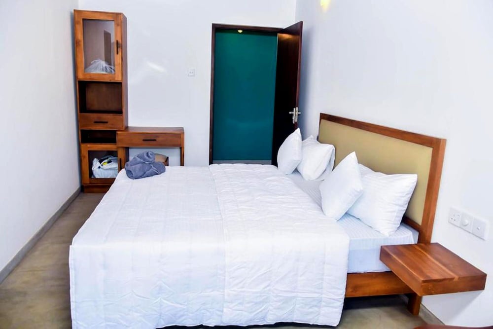 Hotel Surfside Serenity Ahangama