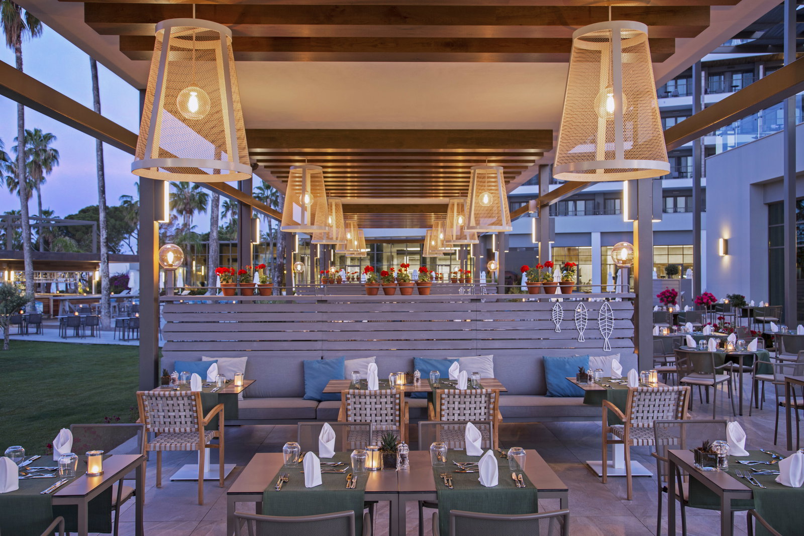 dal travel Acanthus & Cennet Barut Collection
