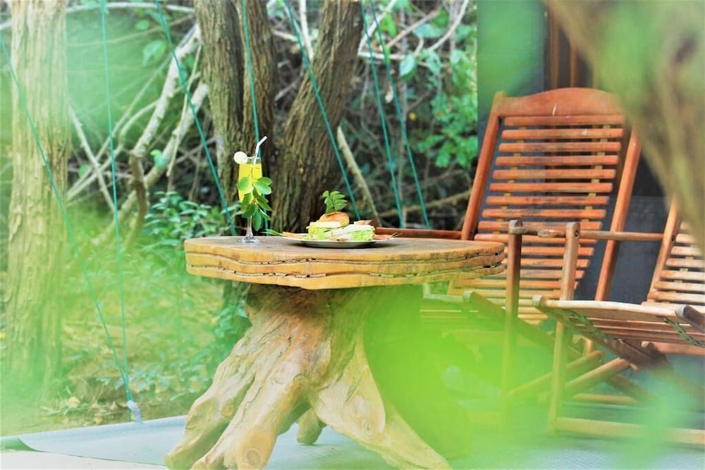 Podi Hoona Yala Safari Camp