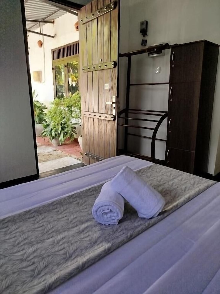 Hotel Step Inn Ahangama