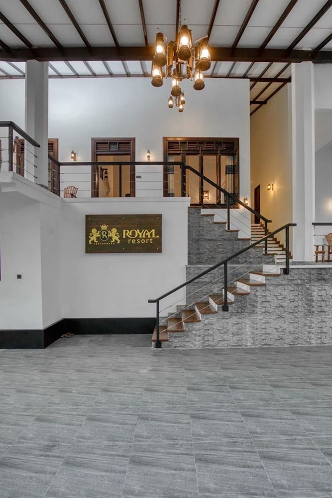 Hotel Seethawaka Royal Resort