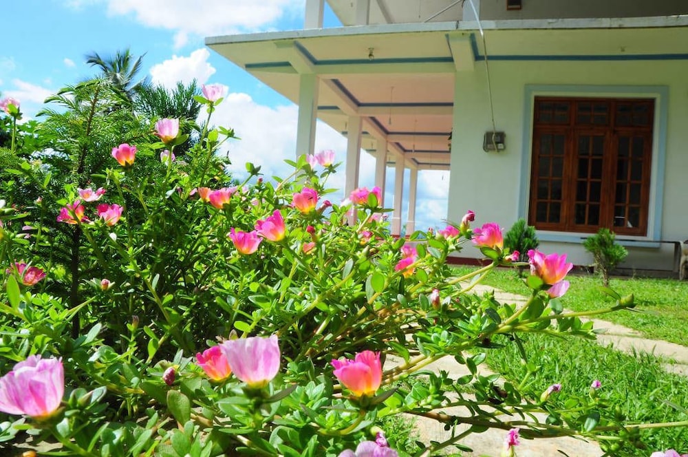 Hotel Onil Rock Resort