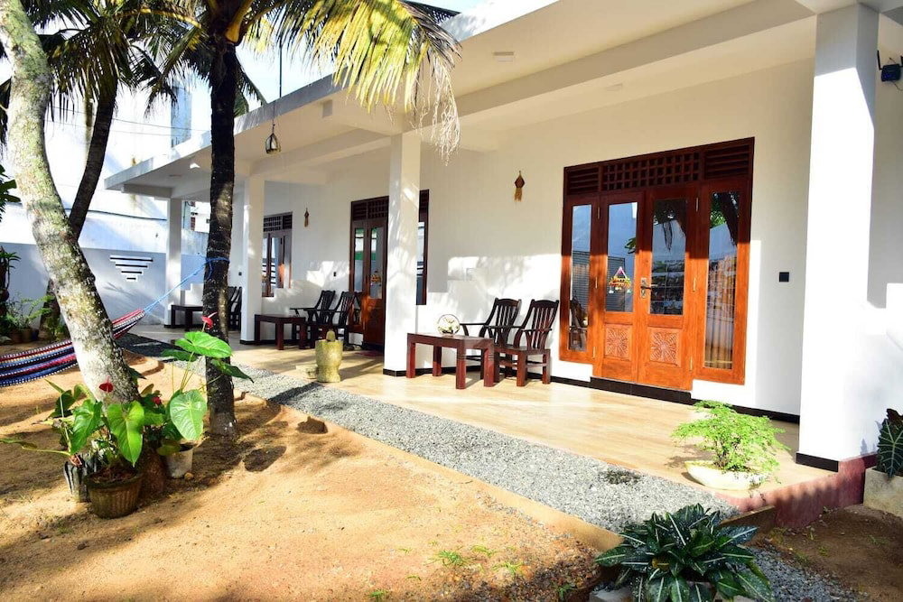 Hotel Aliya Aliya Hotel Hikkaduwa