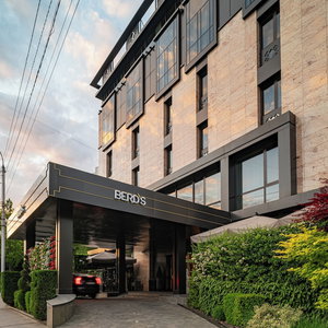 Hotel Berd's Hotel cazare Riscani