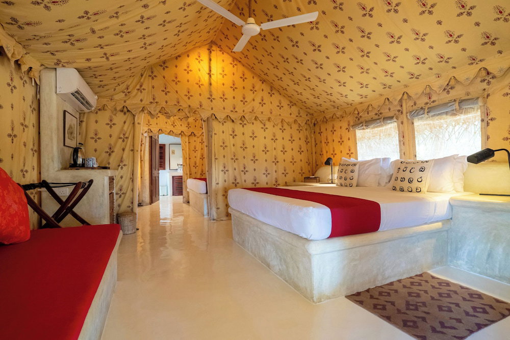Hotel Dolphin Beach Resort
