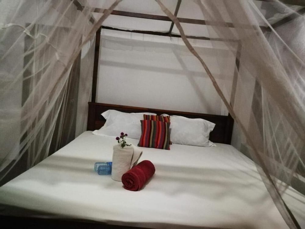 Canoe Beach Resort