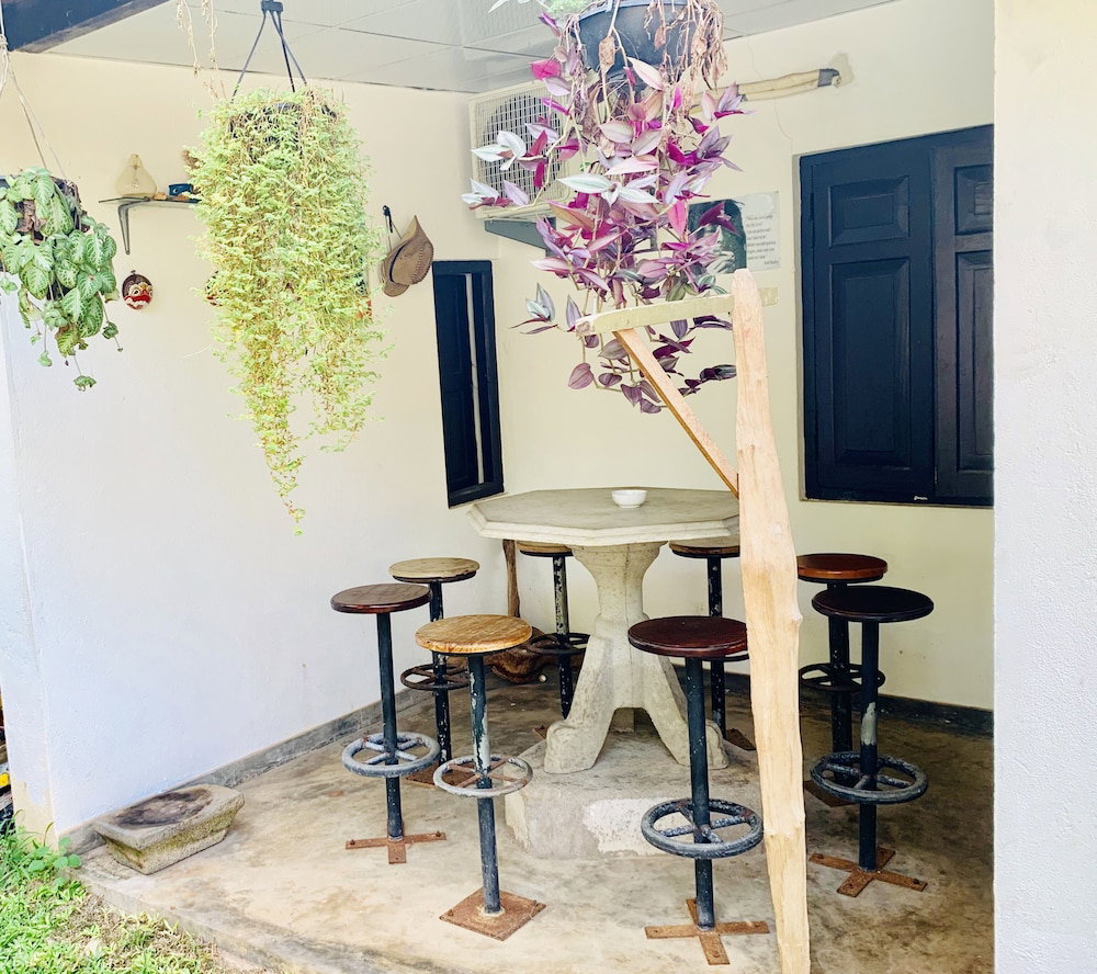 Michs Beach Villa - Maggona