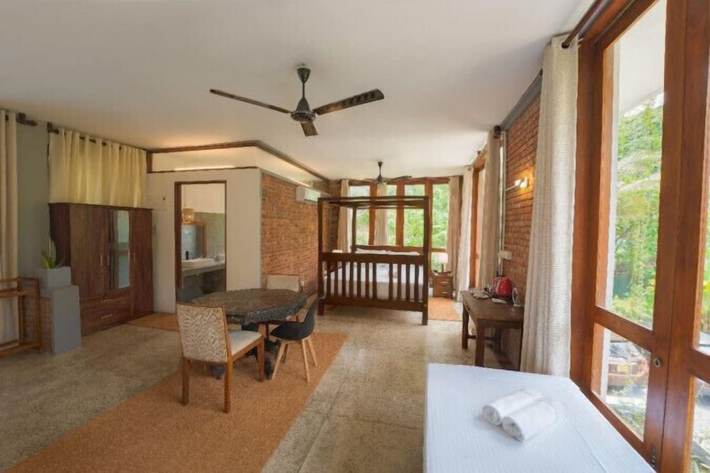 Ko Lake Villa Rooms Lakeside Beach