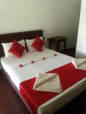 Hotel Pavona Lake Hotel cazare Sigiriya