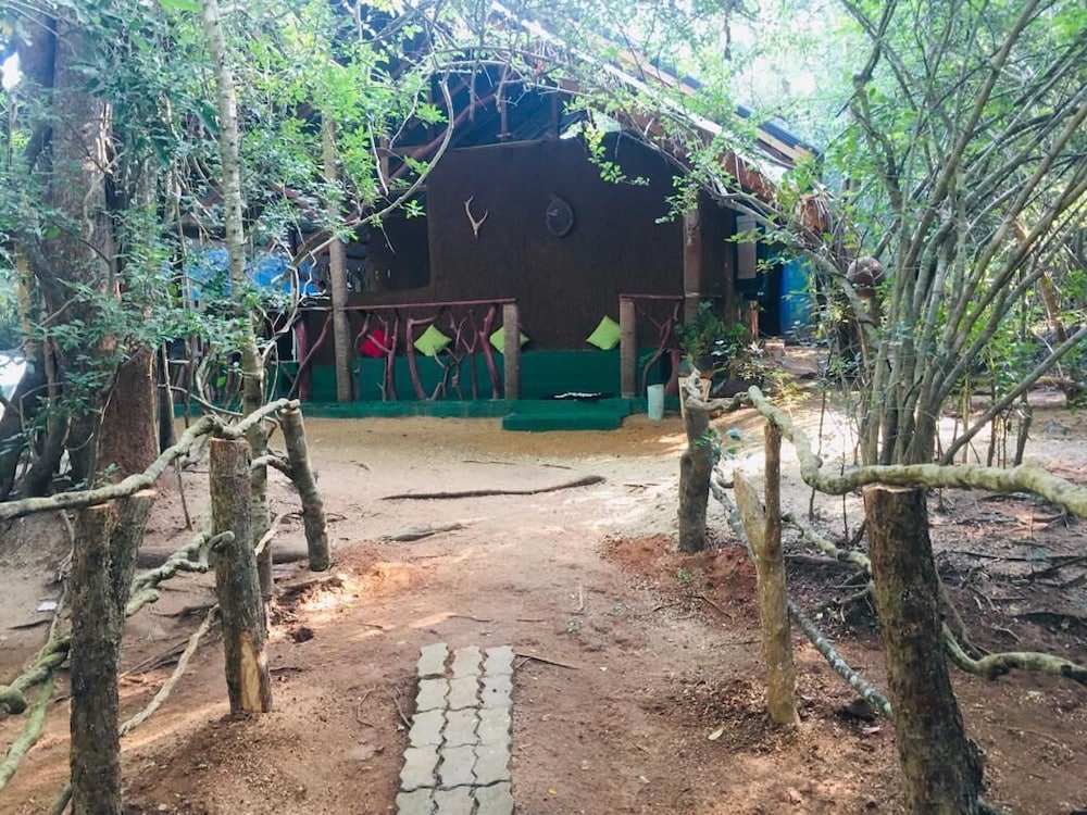 Hotel Hidden Jungle Village Wilpattu