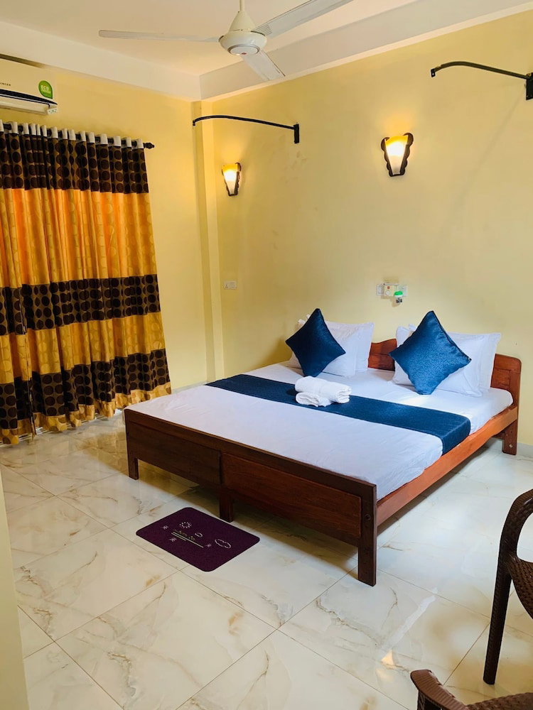 Hotel Deergayu Homestay