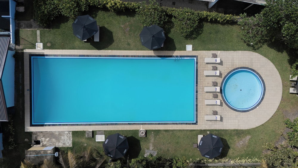 Hotel Surfing Elephant Resort