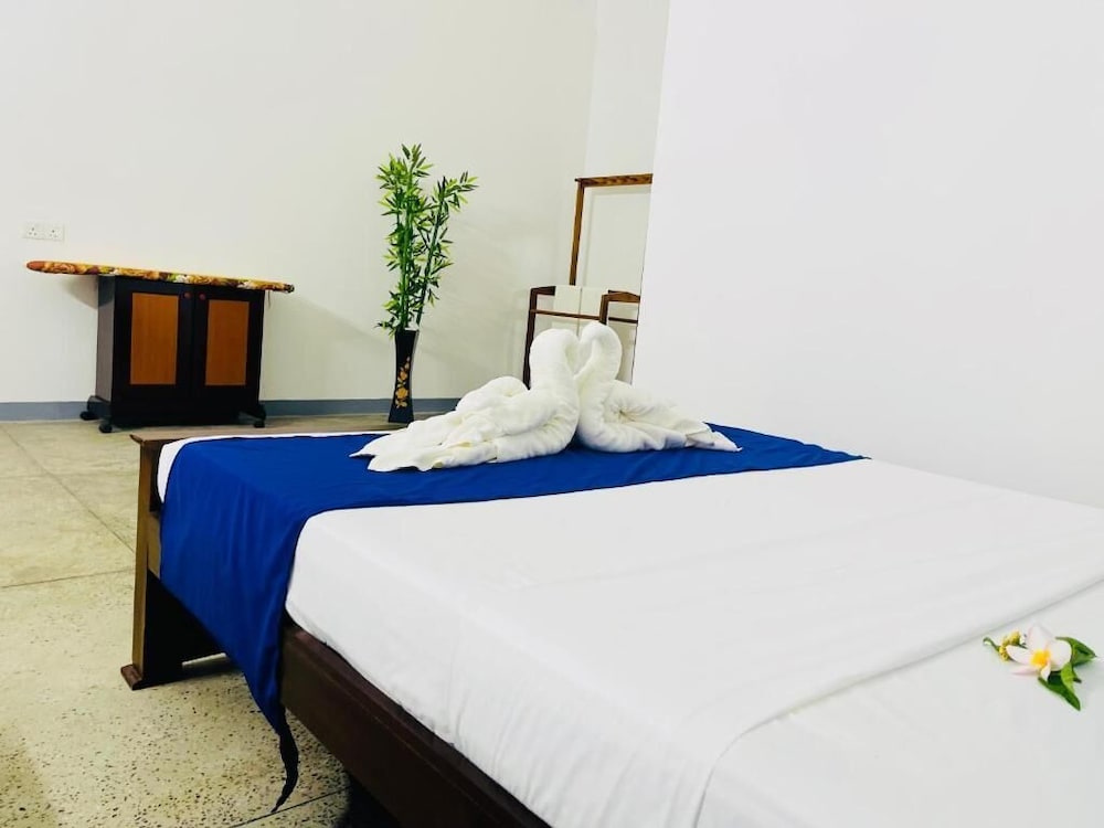 Hotel The Surfing Beach - Nilaveli