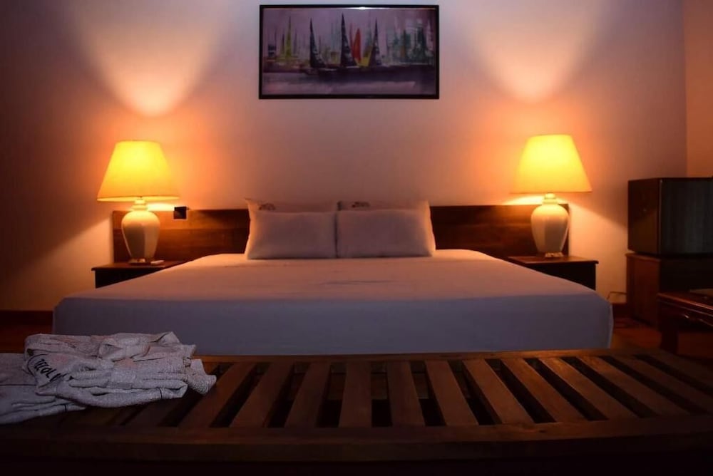 Hotel The Black Forest Beach Resort - Nilaveli