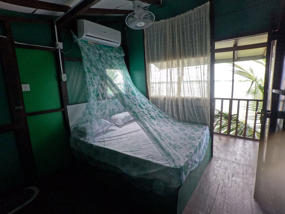 Hotel Yala Treetop Lake