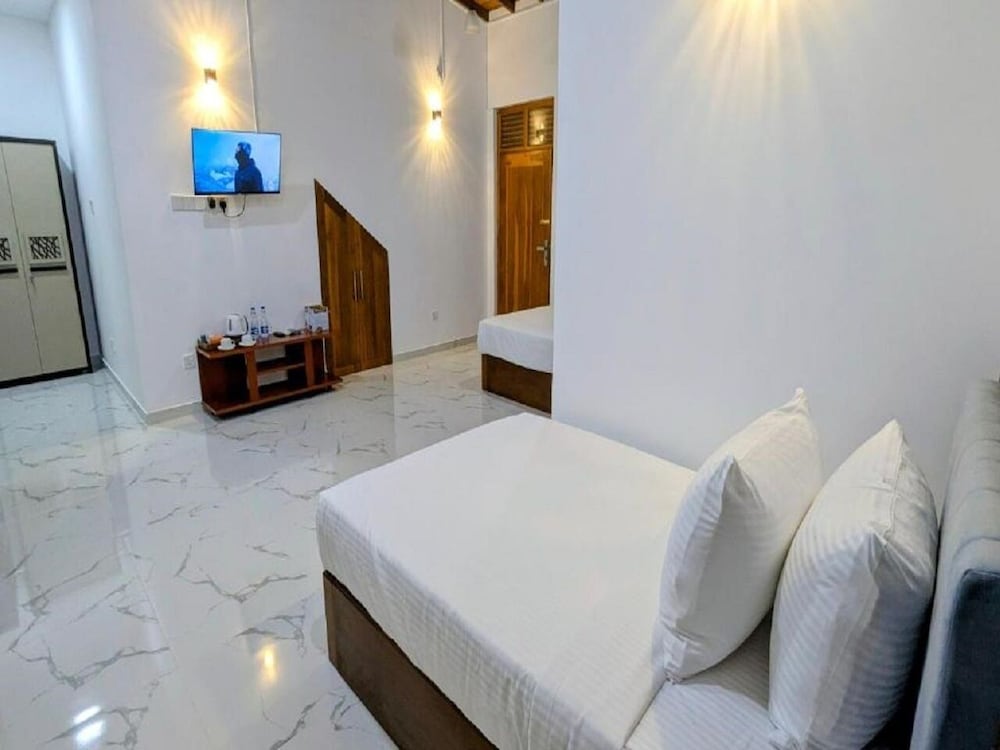 Hotel The Grand Toscana - Udawalawa