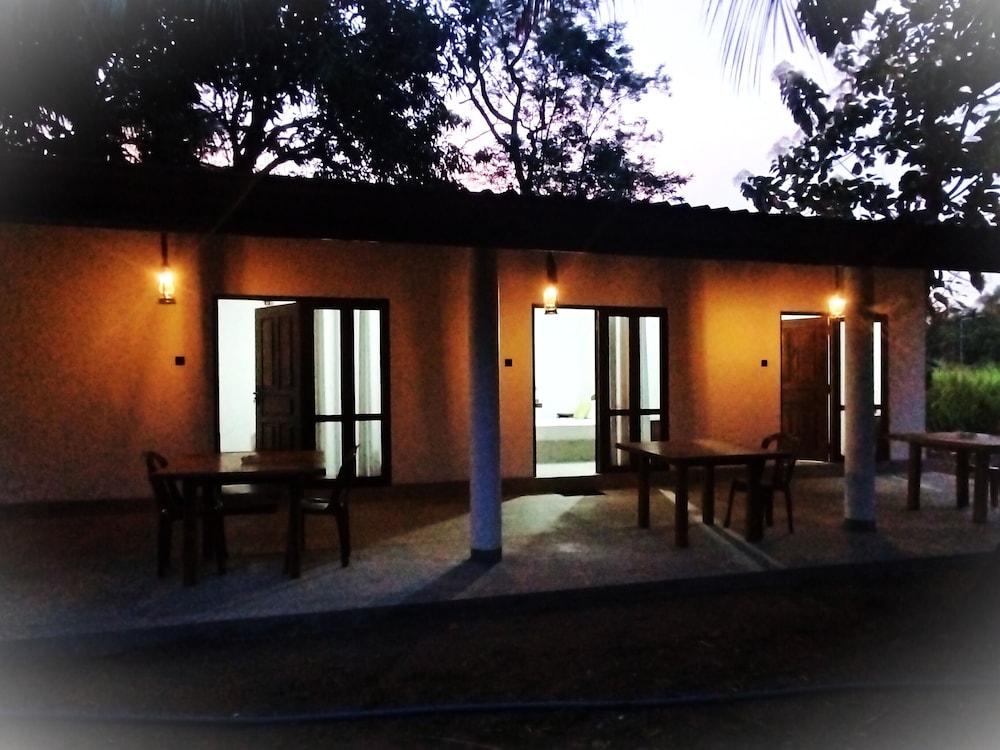 Hotel Pura Handa Home Stay