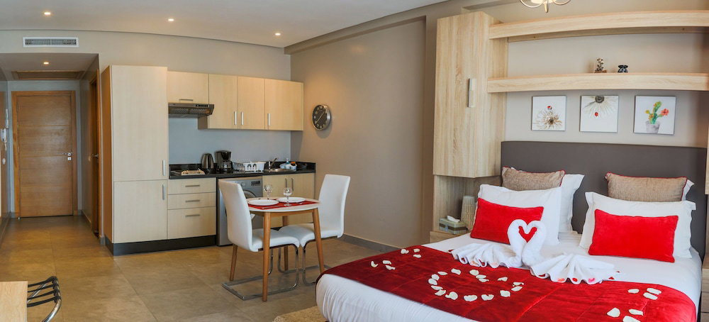 Hotel Dayet Ifrah By Rent Inn