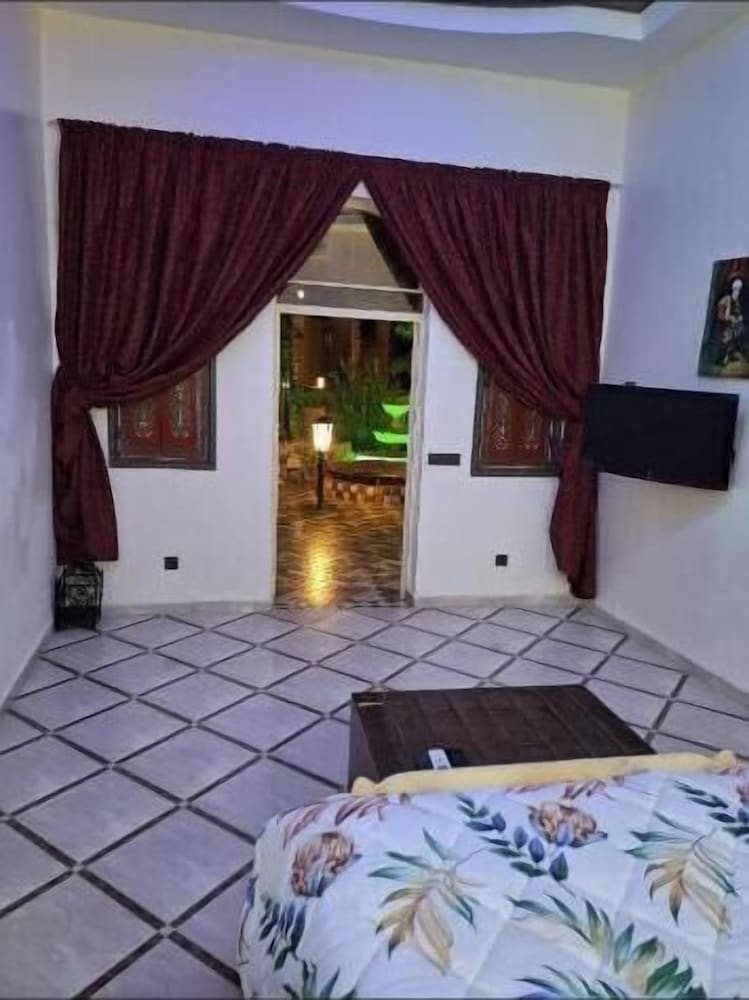 Hotel Eden Suites