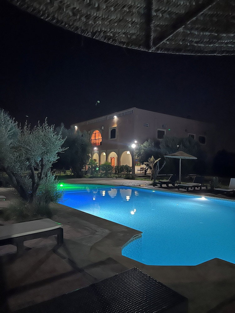 Hotel Guest House Qodwa