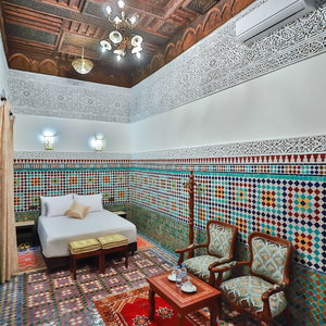 Hotel Riad Farouzi Fes cazare Fes al Bali