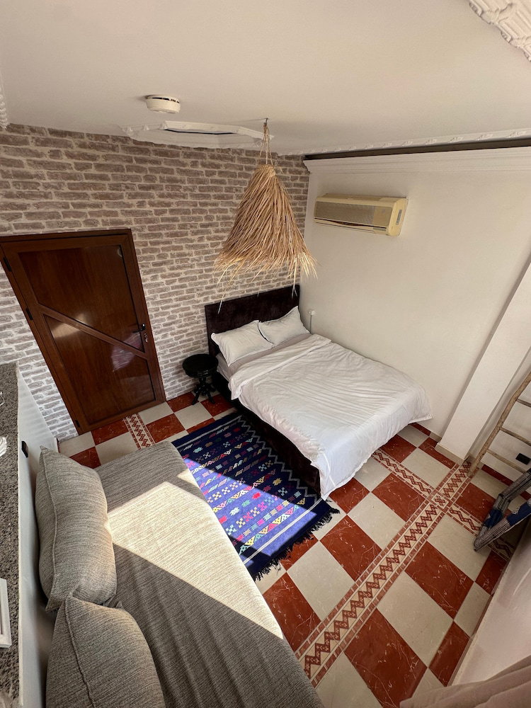 Hotel Sunrise Auberge