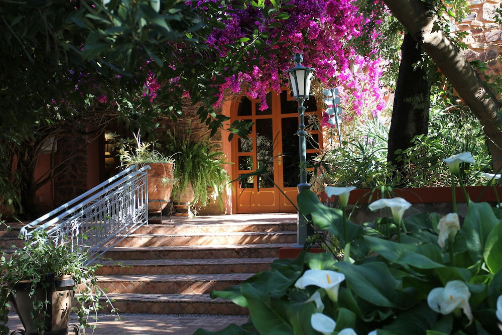 Hotel Domaine De La Roseraie Resort