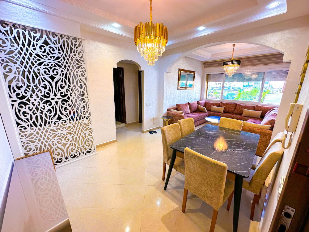 Hotel Luxury & Clean Close To The Sea