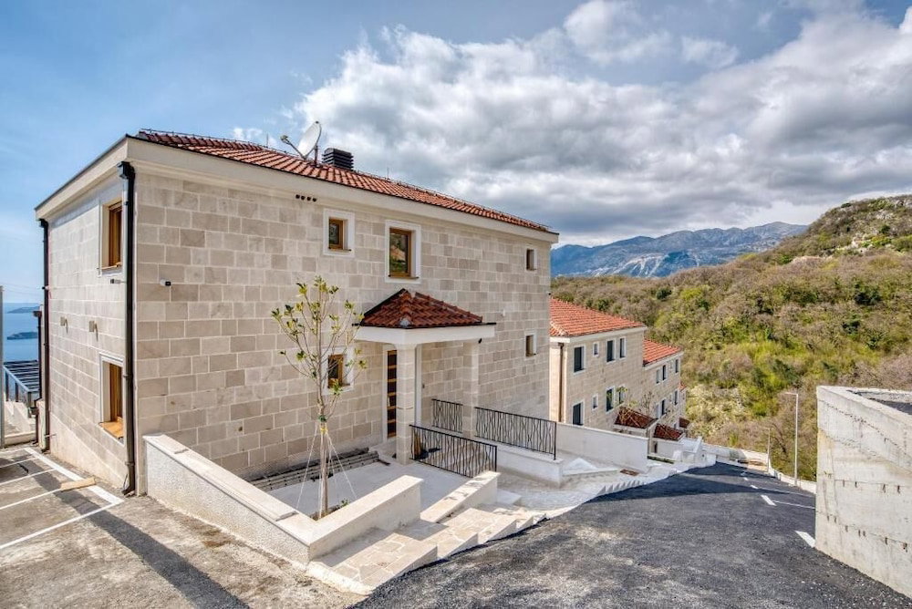 Hotel Quercus Residences Apartments