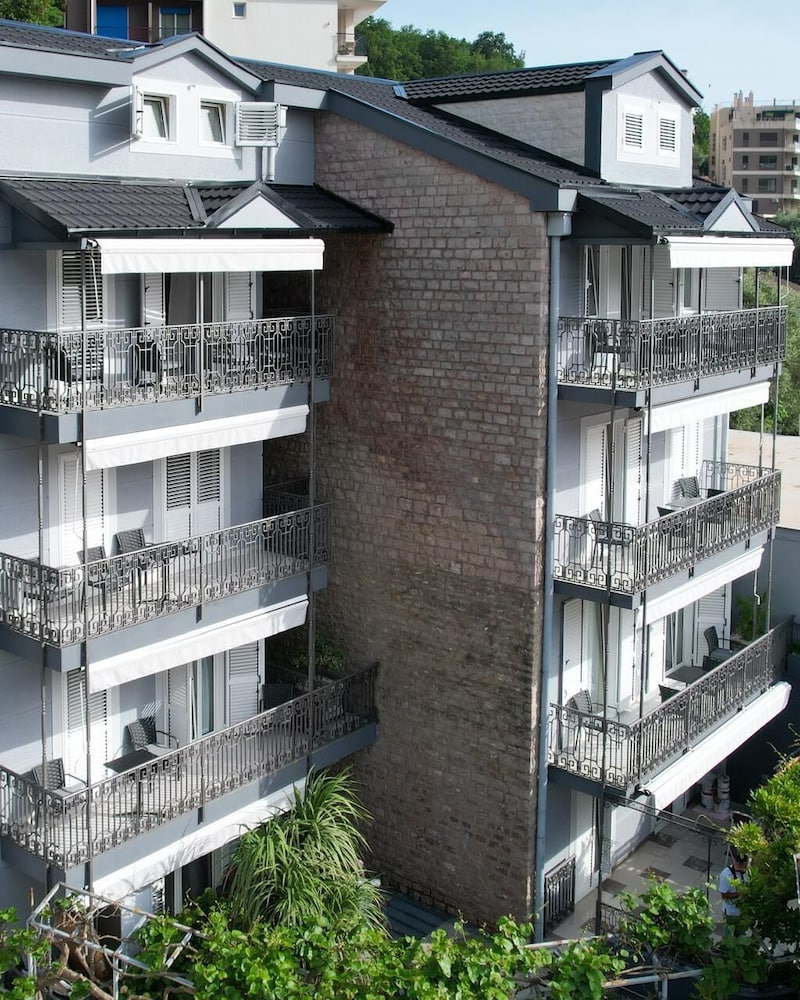 Hotel Apartments Cataleya Przno