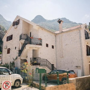 Hotel Filip Deluxe Rooms cazare Kotor