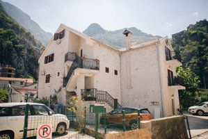 Hotel Filip Deluxe Rooms cazare Kotor