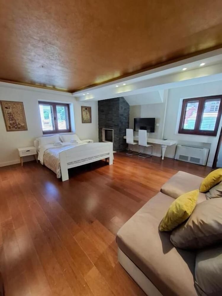 Filip Deluxe Rooms