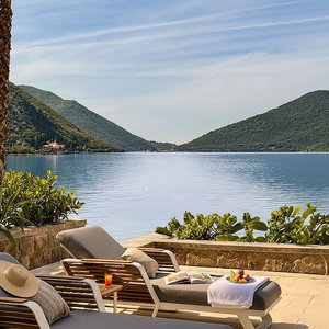 Hotel Mövenpick Hotel & Residences Teuta Kotor Bay cazare Risan