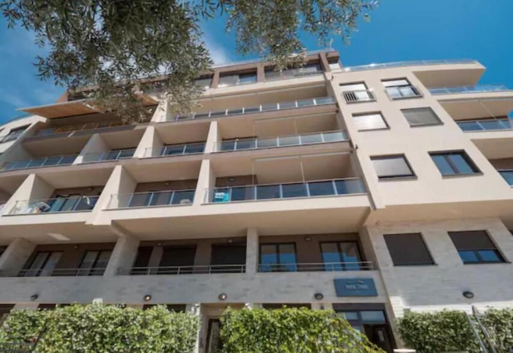Hotel Regina's Residence-One Bedroom Apartment