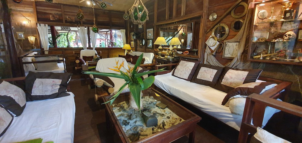 Hotel Ravoraha Ecolodge